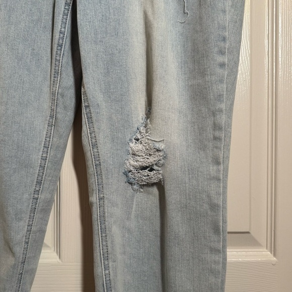 Maurices Light Blue Distressed Skinny Denim Jeans Size Regular XL - Picture 3 of 11
